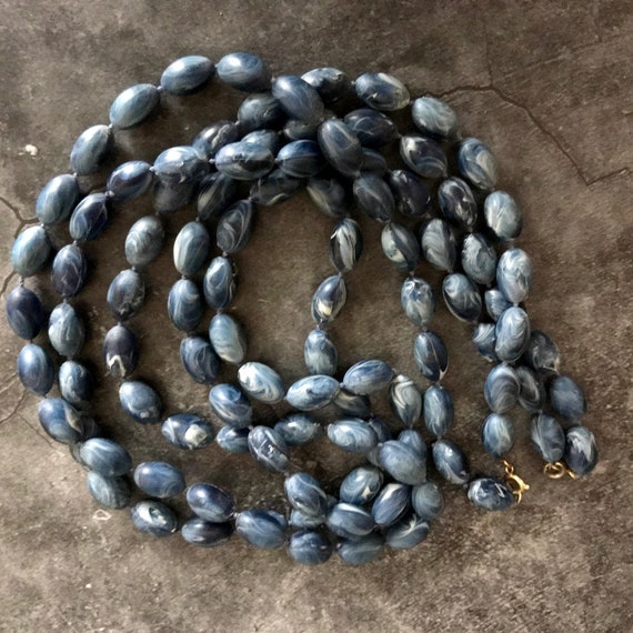 Lot of 2 Blue Beaded Rope Necklaces Marble Look P… - image 4