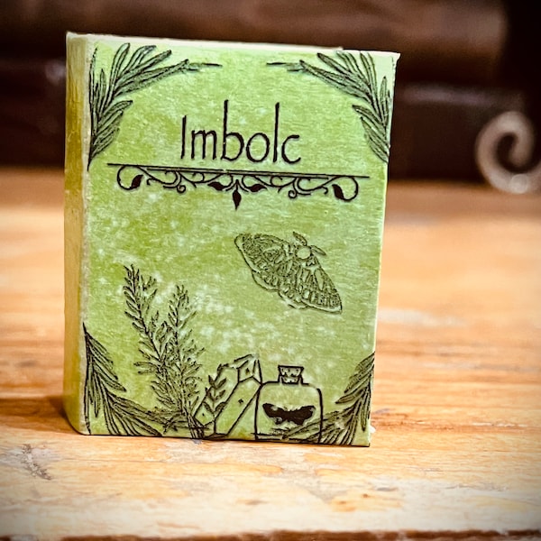 Imbolc Buch in mini Witch