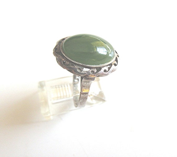Art Deco Jade Sterling Silver Ring - image 4
