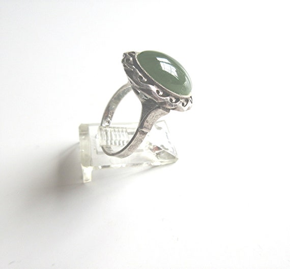 Art Deco Jade Sterling Silver Ring - image 3