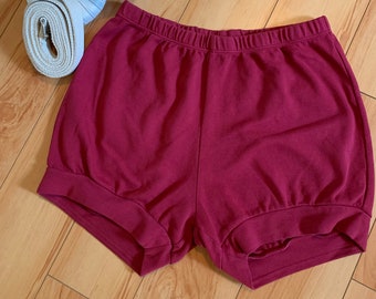 Iyengar Yoga Shorts - Femmes + Hommes, Bloomers de yoga Pune Style - Rouge brique