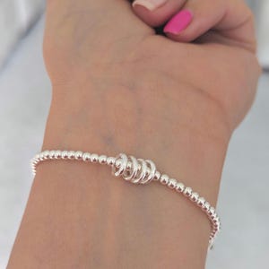 20 | 30 | 40e | 50e | 60e | Bracelet d'anniversaire en argent sterling pour les 70e ou 80e ans | Cadeaux d'anniversaire pour elle | Carte de message personnalisée GRATUITE
