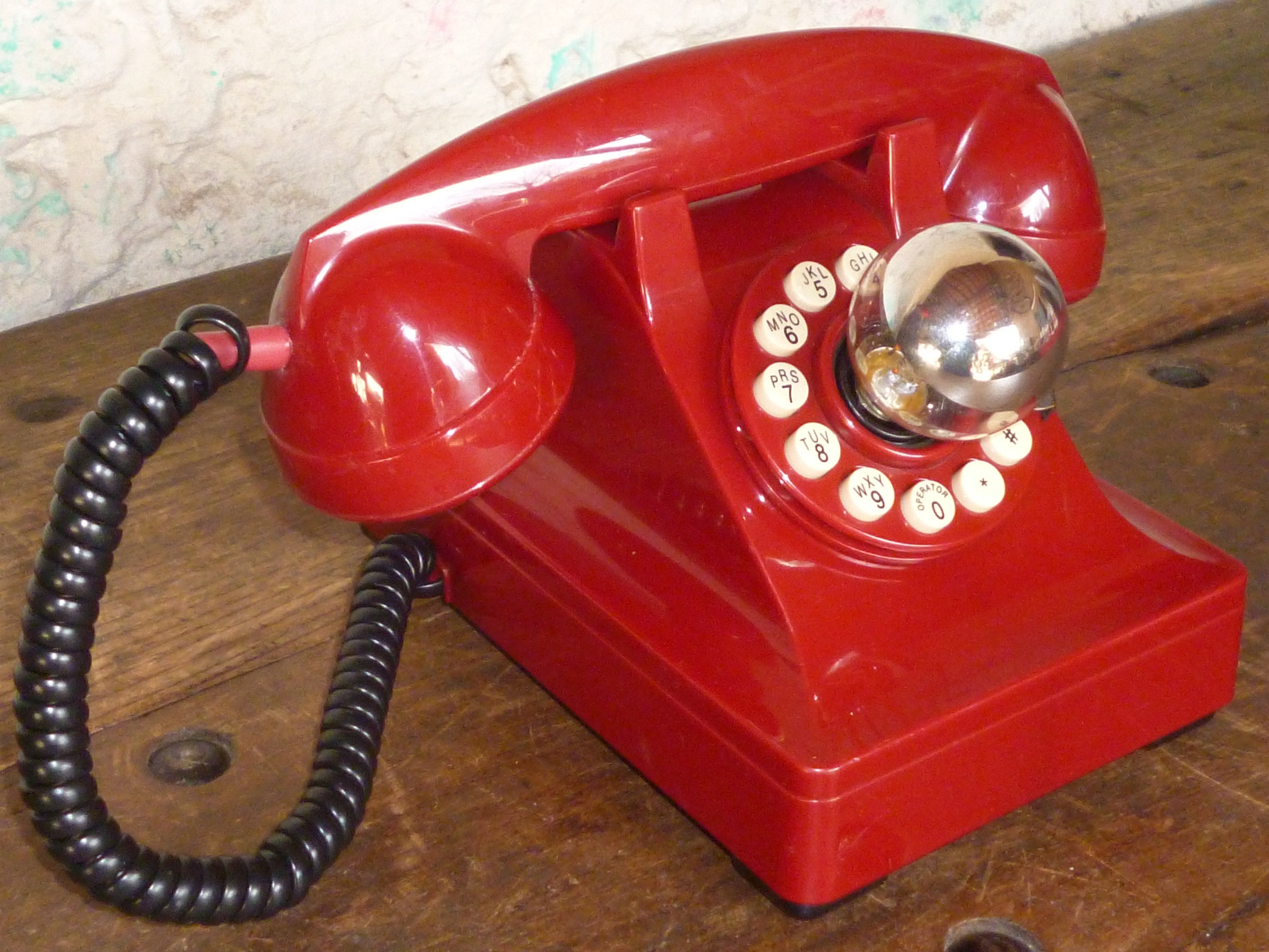 Lampe Telephone Rouge