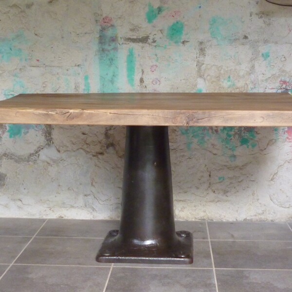 Table design industriel pied central en fonte