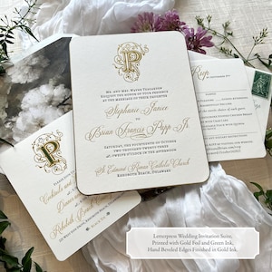 Conjunto de invitaciones de boda con monograma personalizado, elegante impresión tipográfica en tinta negra y lámina dorada, bordes redondeados biselados dorados