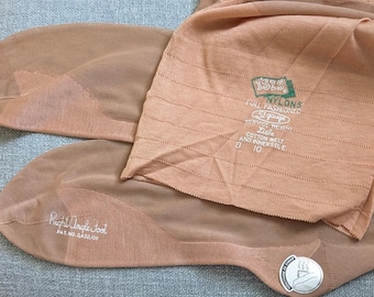 Vintage Isis 51 Gauge Full Fashioned Nylons Seamed Stockings Tan Size 10 1950s