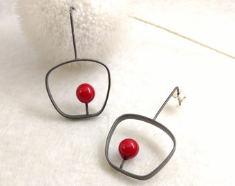 PoP- pendientes en plata negra con cuenta de vidrio roja - disponible en 2 tamaños