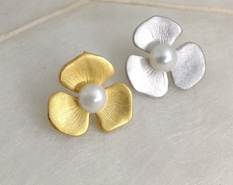 LoRe - Sterling Silver studs with white pearl,  rhodium or 18 karat gold plated