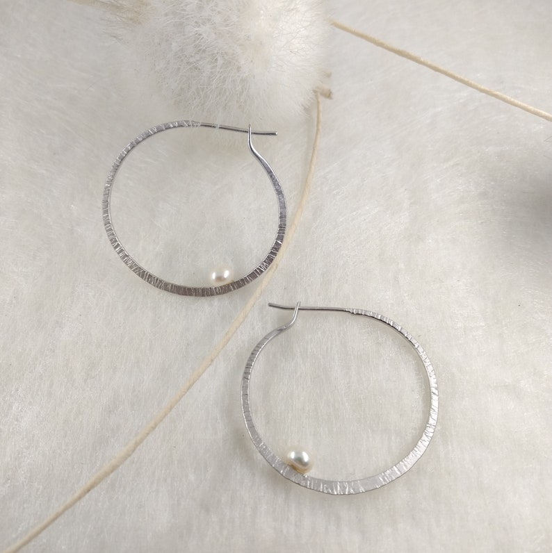 LaLune big Silver Hoops with pearl, 3 finishes: black, rhodium plating or 18 karat gold plating Silver