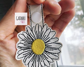 Daisy Flower Snap tab Key Fob ITH Embroidery Design