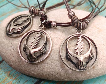 Grateful Dead Necklace,  Stealie Leather Necklace, Steal Your Face, Deadhead Jewelry, Jambands Jam Band Music, Grateful Dead Gift Men Women