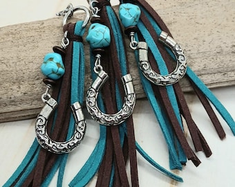 Western Turquoise Horseshoe Keychain, Western Horse Gift, Southwest Fringe Purse Charm, Boho Lucky Cowgirl Zipper Pull, Southwestern Ranch