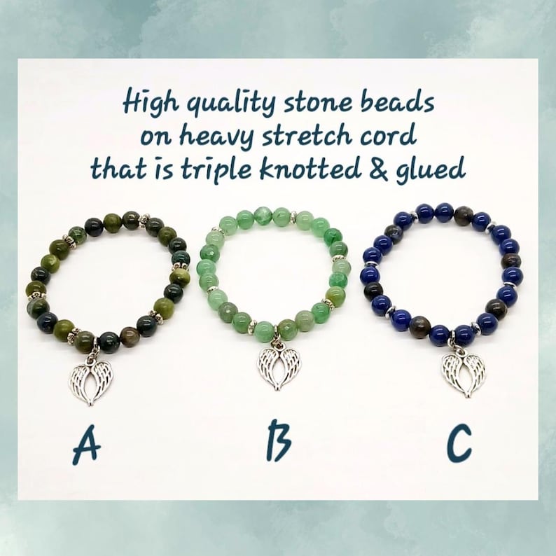 Puede incluir: Tres pulseras de cuentas con dijes de coraz&oacute;n plateados. Las pulseras presentan cuentas de piedra verde, azul y de colores mezclados. El texto de la imagen dice "High quality stone beads on heavy stretch cord that is triple knotted & glued."