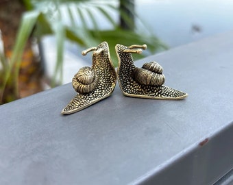 Mini Brass Snails Animal Ornaments, Cute brass Ornament,Small Metal Art Desk Accessories Garden Decor Gift for Her