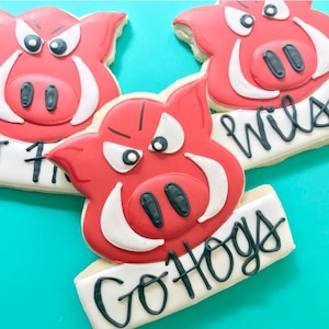 Razorback with Plaque Cookie Cutter (designed by Stephanie Reeves @ Dapper Cookie)