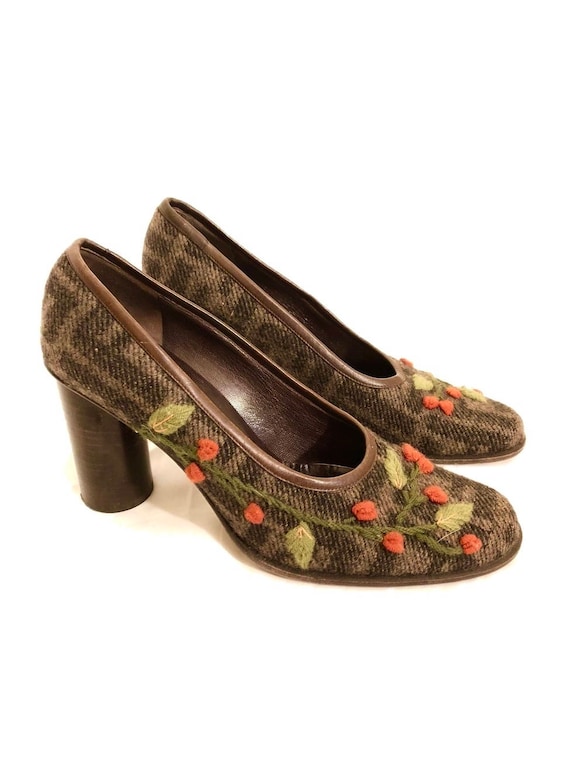 embroidered pumps
