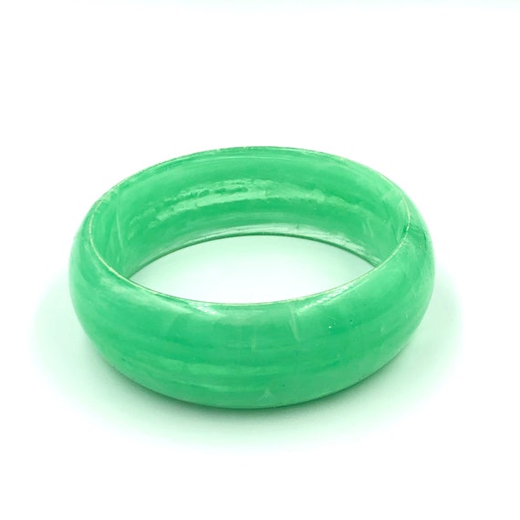 1960’s Green Marbled Lucite Bangle Bracelet - image 1