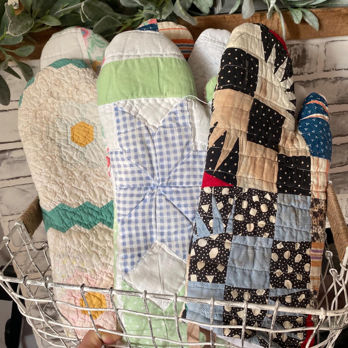 Vintage Quilt Oven Mitt - Etsy