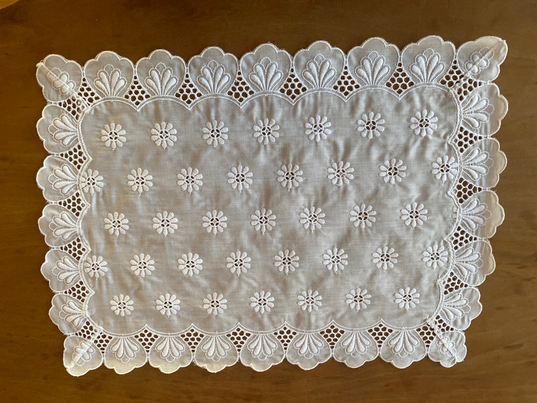 10 Vintage Eyelet Lace Placemats. Etsy