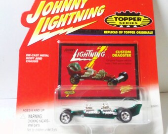 Johnny Lightning Topper Series Stiletto Red 1//64 Scale FREE SHIPPING