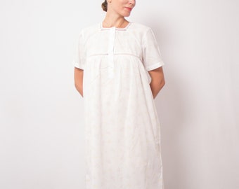 Vintage Floral Nightgown Cotton Chemise Cottagecore Nightgown Medium Size Gift for Gilrfriend Wife