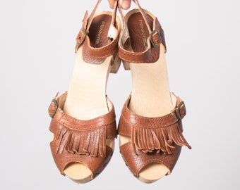PENNYBLACK Brown Leather Clog Sandals Ankle Strap Heels with Fringes Ankle Strap Sandal and Wood Heel Platform Clogs EU 37 USA 6 Uk 4 Gift
