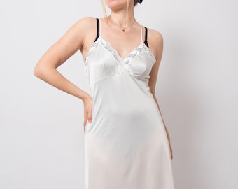 Vintage Nylon Slip White Full Slip Under Dress Underdress Medium Size