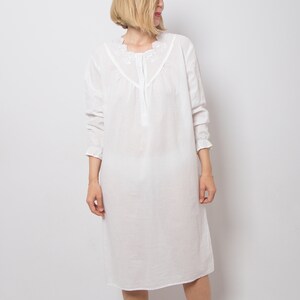Vintage White Cotton Nightgown Victorian Nightgown Edwardian Nightgown Medium Size Gift