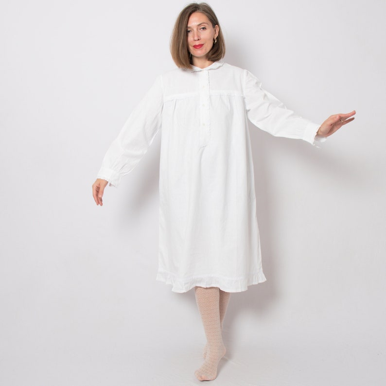 Vintage White Cotton Nightgown Edwardian Victorian Nightgown Sleep Dress Lace details Medium Size Gift image 1