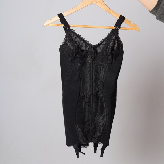 TRIUMPH Vintage Girdle Garter Dress Bullet Bra Sha