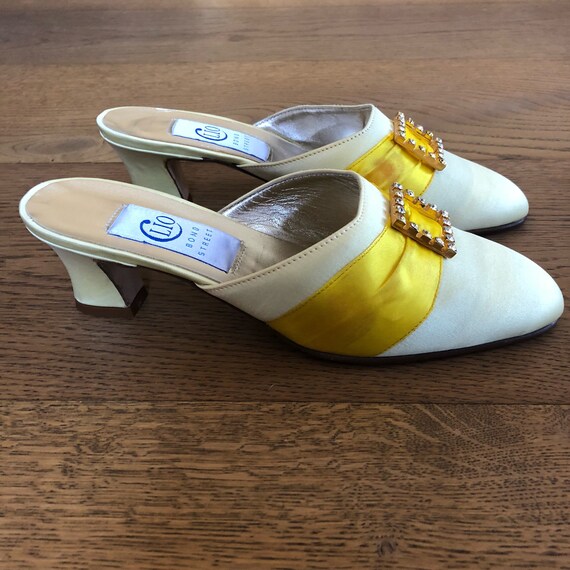 Yellow shoes,Pale yellow satin vintage shoes,slip