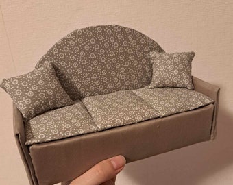 Puppen Möbel Puppenmöbel Polstermöbel Puppenhausmöbel Wohzimmermöbel Wohnzimmer Sofa in Beige