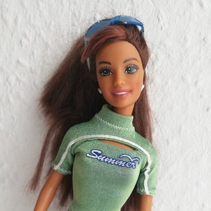 2004 MATTEL CALI GIRL RIDING BARBIE SUMMER SCENTED DOLL, SWEATER &  COWBOY BOOTS