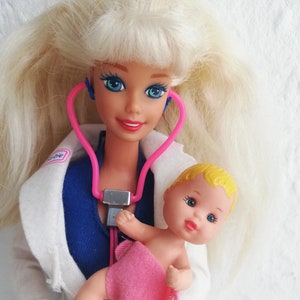 Barbie pediatre pas cher store