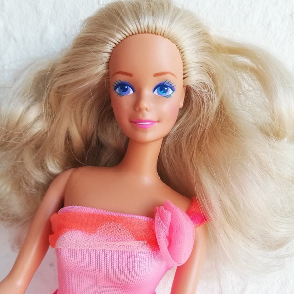 Special Expressions Barbie Woolworth’s Limited Edition Malaysia 1990 Blue Eyes Mattel 90s Vintage