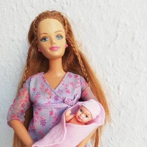 Barbies with babies in their belly store