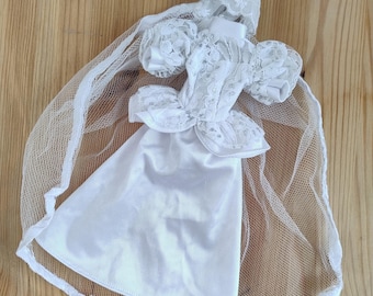 Barbie Bridal Collection Fashions #867 Suknia ślubna 1992 Suknia ślubna dla nowożeńców z welonem w kolorze białym Mattel Vintage nr 116