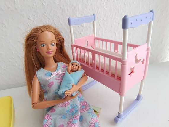 Happy Family Midge Barbie Embarazada SIN Vientre Mattel 2002 con Cuna y Accesorios Vintage Etsy Espana