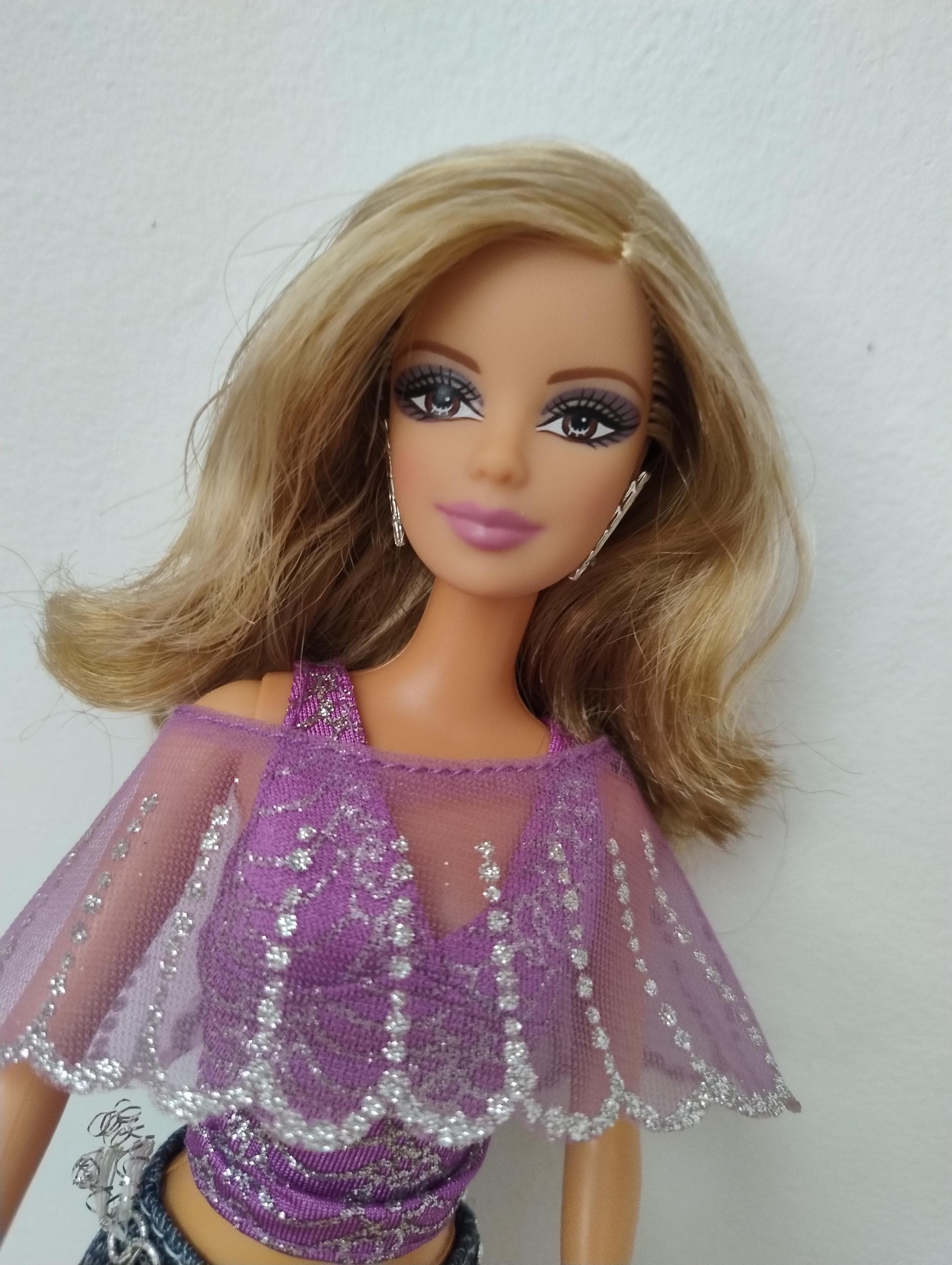 Barbie Fashion Fever Modern Trends Collection J1326 H0644 Mackie