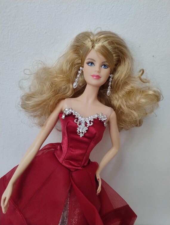 Barbie Holiday Signature Doll in Red and Silver Dress Christmas Barbie  Collector Vintage Mattel - Etsy