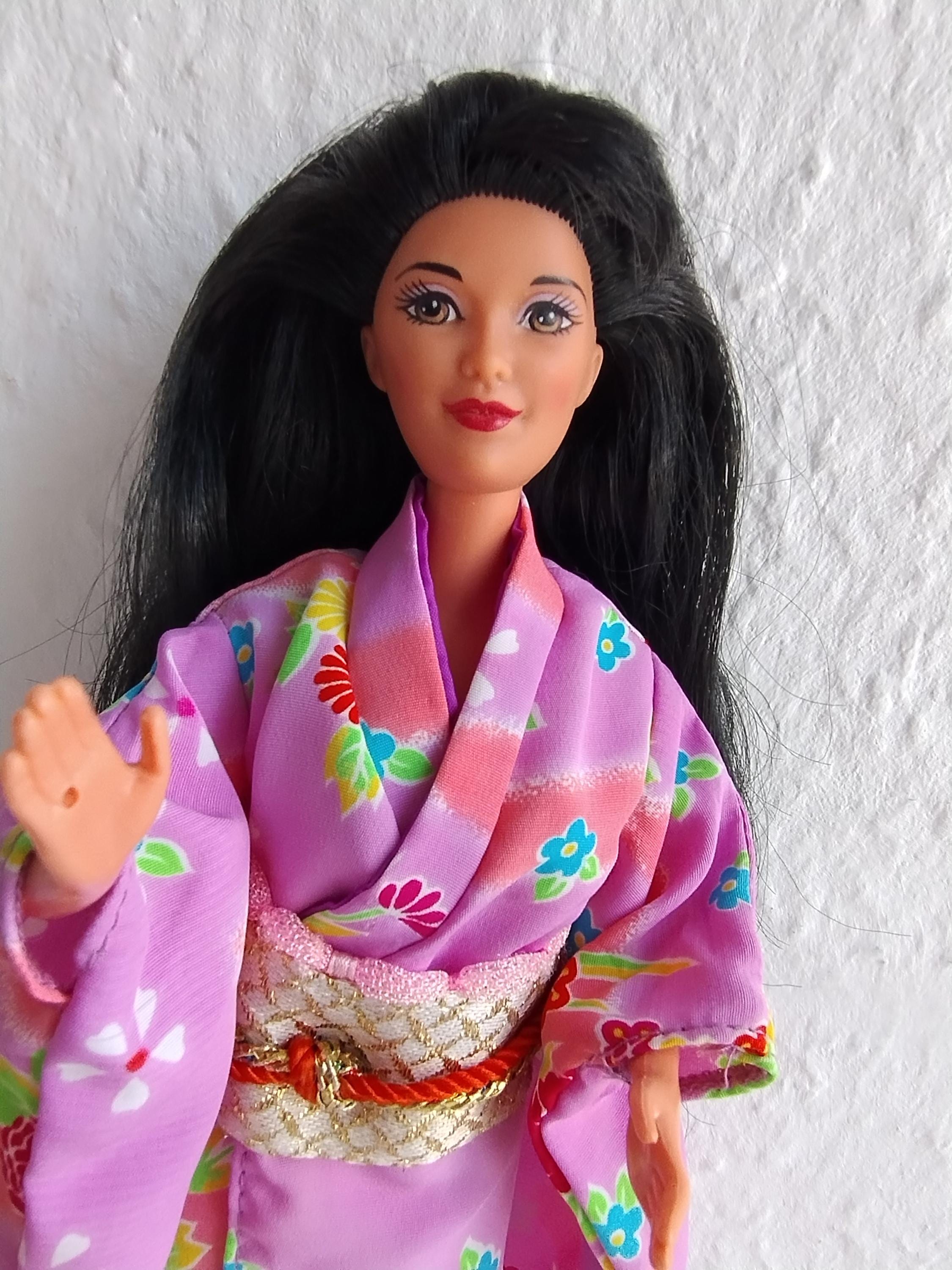 バービーのお人形（１９９９年）着物、洋服セット バービーのお人形（1999年）着物、洋服セット