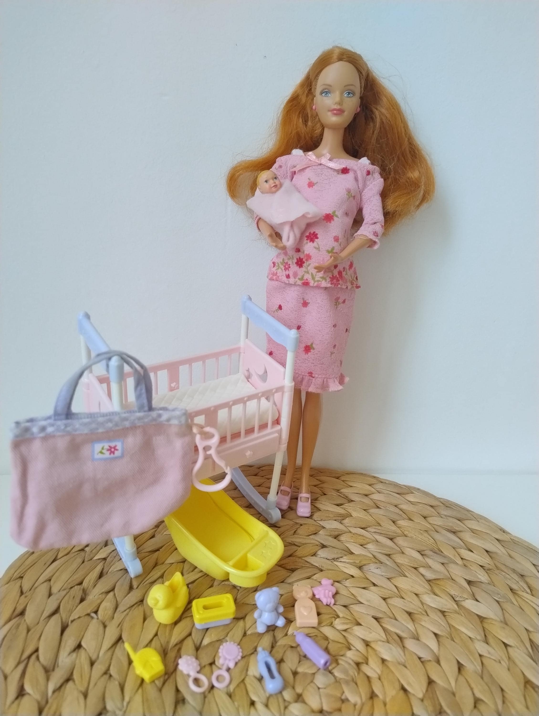 Happy Family Midge Barbie Pregnant WITH Belly Mattel 2002 With