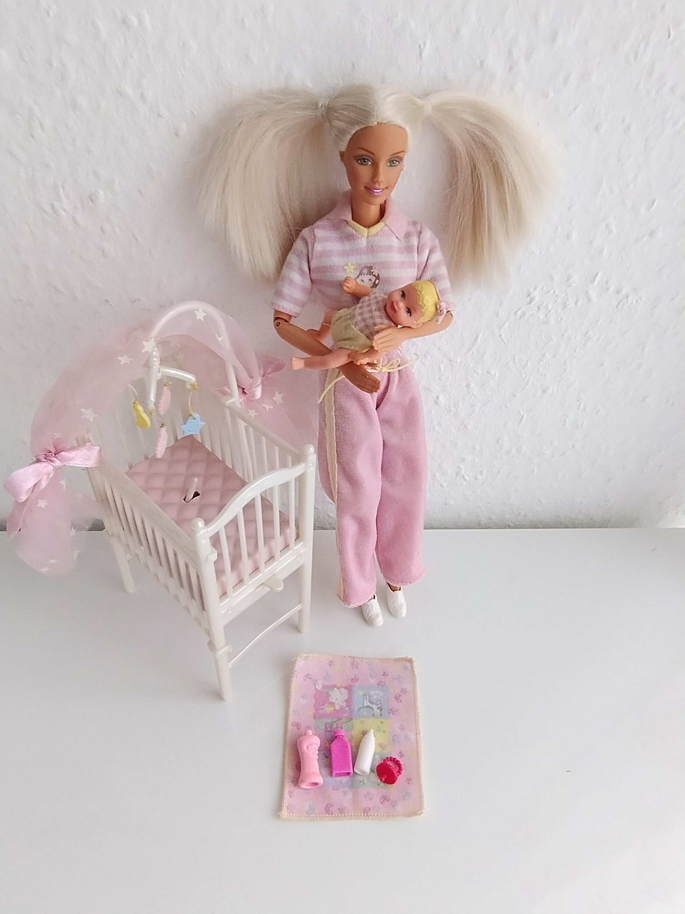Happy Family Barbie Krissy Bedtime Baby Lullaby 2000 Mattel With Baby Baby Bed With Music and Accessories Vintage Etsy Canada