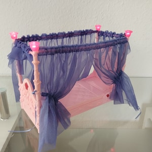Barbie Bed Sleeping Beauty Mattel Pink Purple Blue Roses with Light and Sound Mattel Vintage