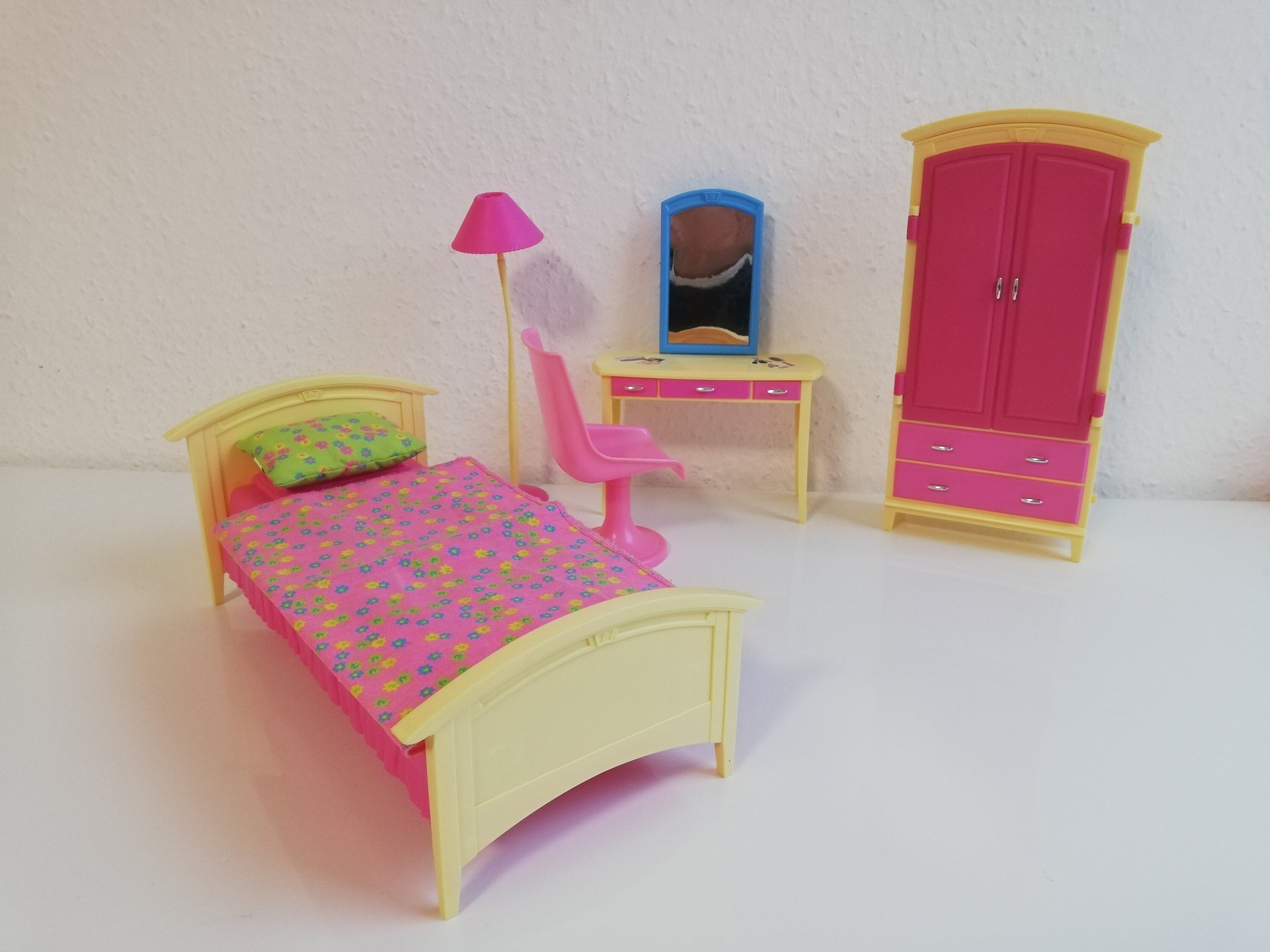 BARBIE CHAMBRE à coucher COIFFEUSE LIT DRESSING et tous ses accessoires