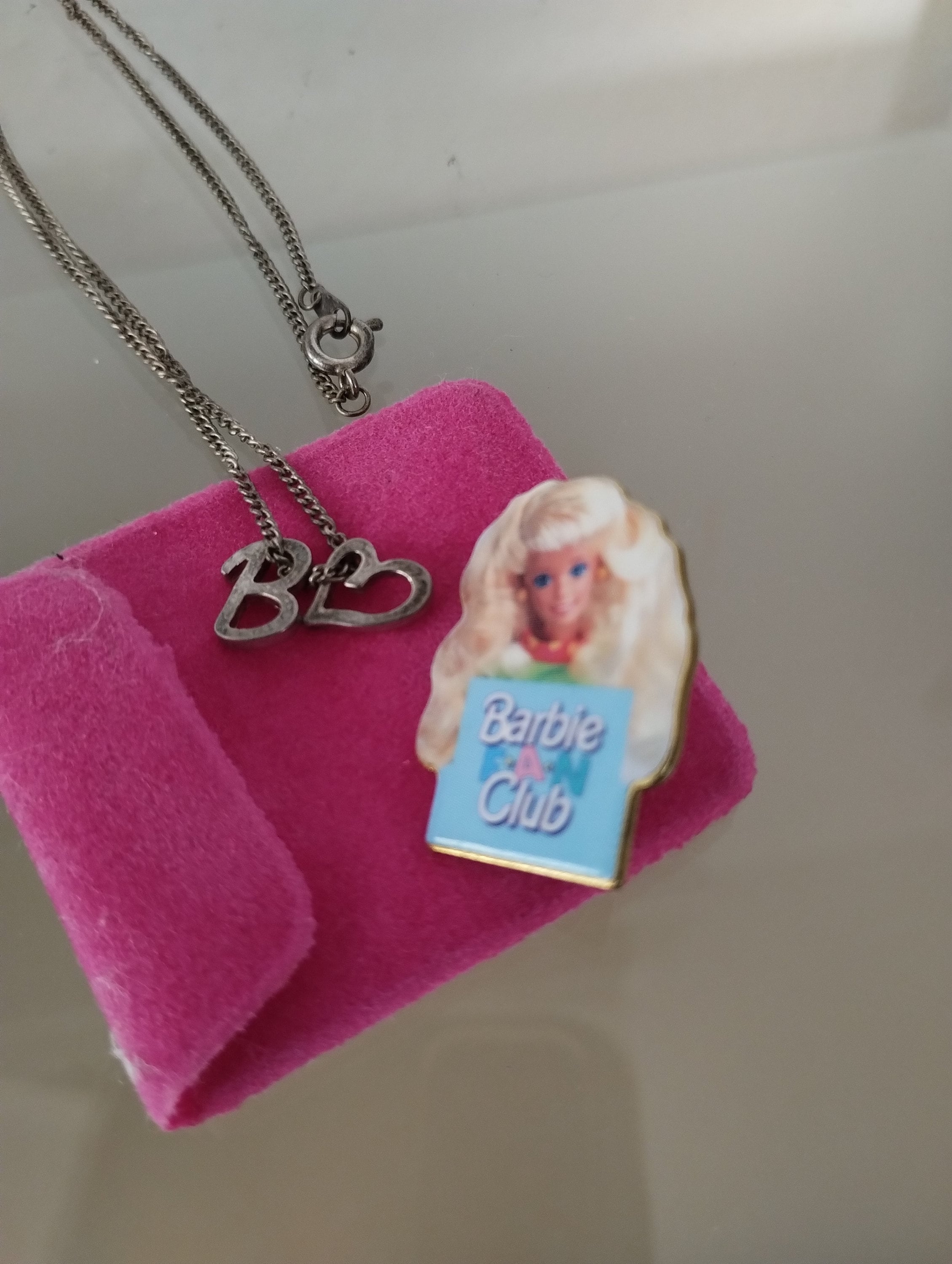 バービー ファンクラブ ピンバッチ Barbie Fan Club Pin Badge Brooch and Chain Vintage - Etsy