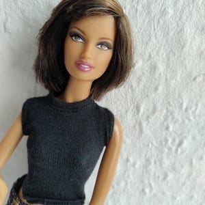 Barbie Basics Jeans Doll Model No. 02 Collection 002 Lara face Mattel Black Label Denim Jeans Vintage B 600 WZ