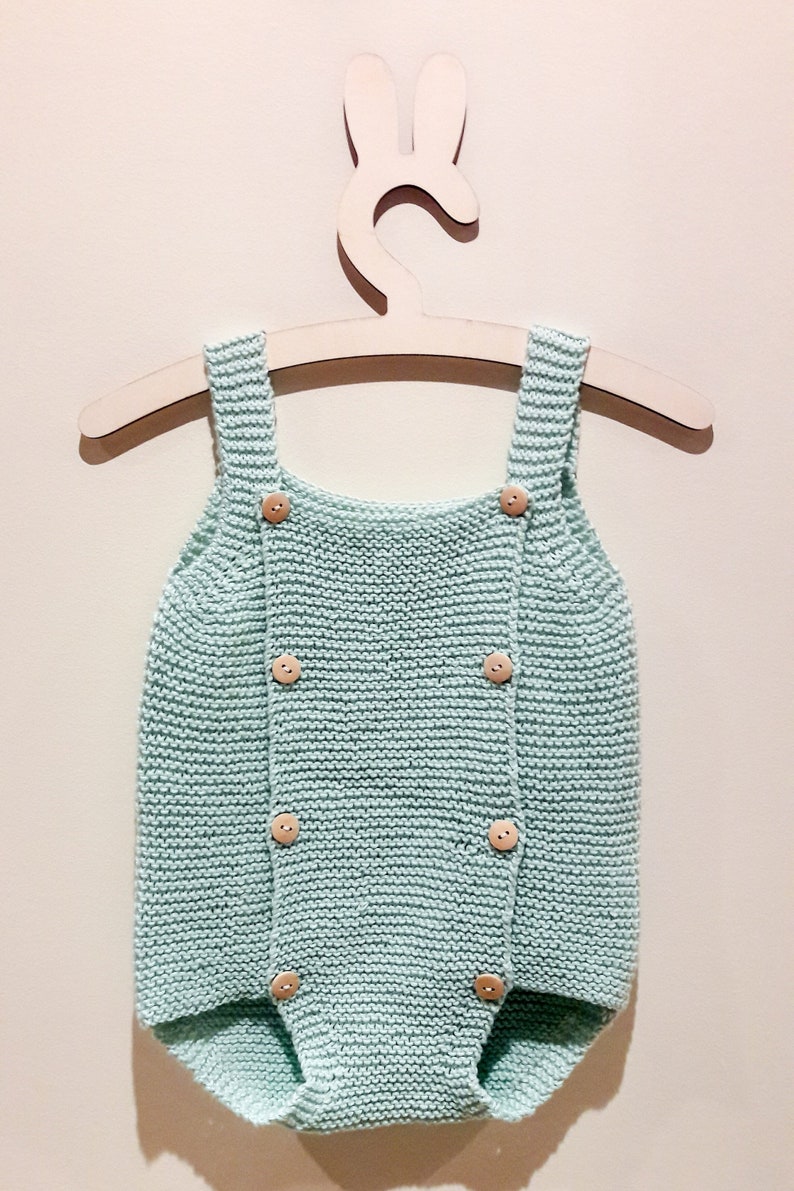 Knitted baby romper Cotton mint blue /& natural wooden buttons