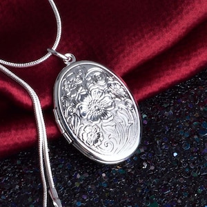 Sterling Silver Oval Locket Necklace – Vintage-Inspired Photo Pendant, Elegant Keepsake Gift for Women, Classic Gift Jewelry for Her