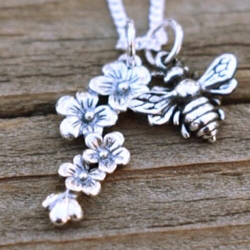 925 Sterling Silver Honeycomb Bee Charm Necklace Bumblebee Spring 1147 699